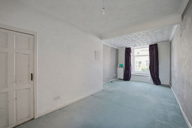 84 Parham Road, Gosport, PO12 4UE 3