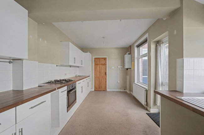 84 Parham Road, Gosport, PO12 4UE 3