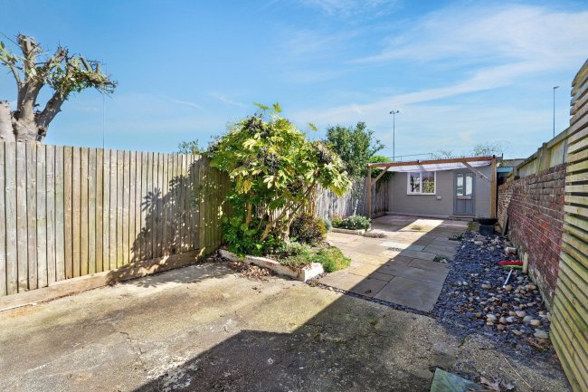84 Parham Road, Gosport, PO12 4UE 3