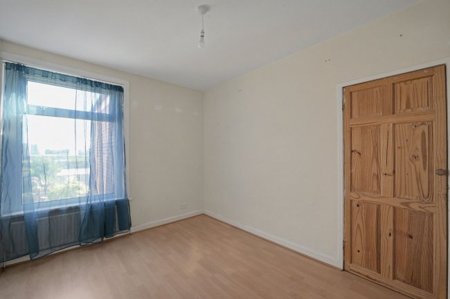 84 Parham Road, Gosport, PO12 4UE 3