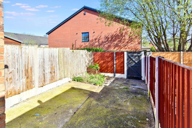 15 Surrey Street, Crewe, CW1 4AB 6