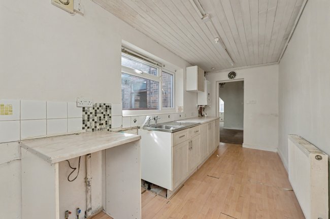 15 Surrey Street, Crewe, CW1 4AB 6