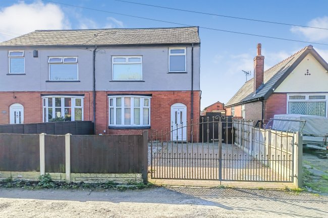 4 Walnut Avenue, Wigan WN1 3XE 2