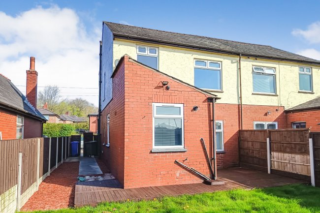 4 Walnut Avenue, Wigan WN1 3XE 2