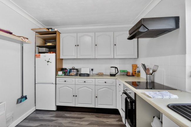 28 & 28A  Minsthorpe Lane, South Elmsall, Pontefract WF9 2NY 10