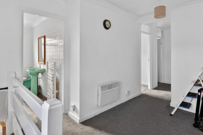 28 & 28A  Minsthorpe Lane, South Elmsall, Pontefract WF9 2NY 10
