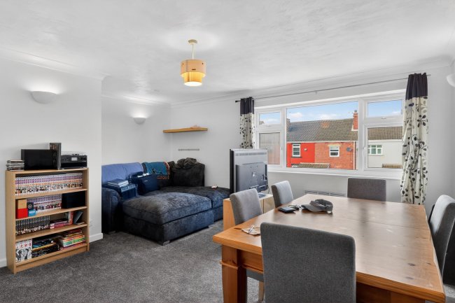 28 & 28A  Minsthorpe Lane, South Elmsall, Pontefract WF9 2NY 10