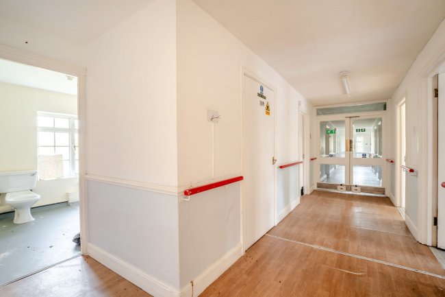 Breadstone House, Breadstone, Berkeley GL13 9HG 5