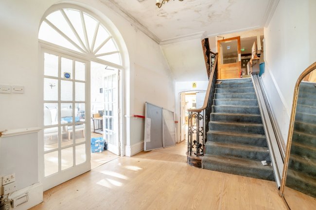 Breadstone House, Breadstone, Berkeley GL13 9HG 5