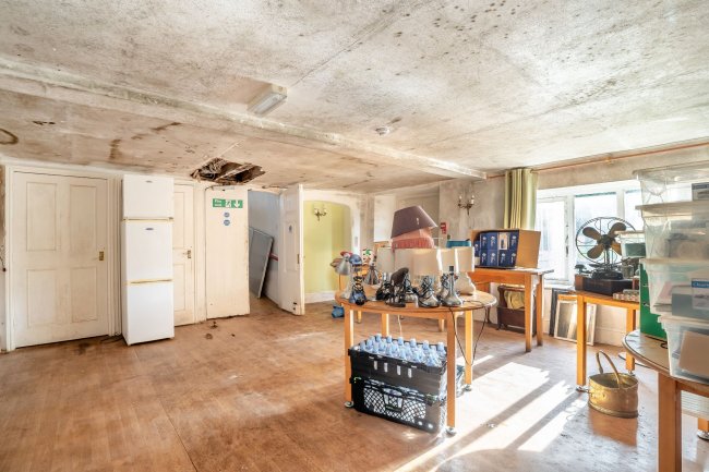 Breadstone House, Breadstone, Berkeley GL13 9HG 5