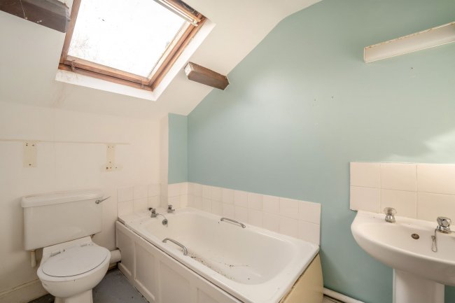 Breadstone House, Breadstone, Berkeley GL13 9HG 5