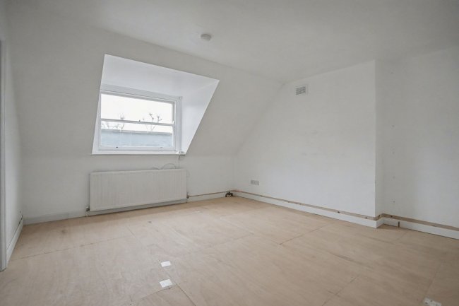 37E Russell Road, London W14 8HT 7