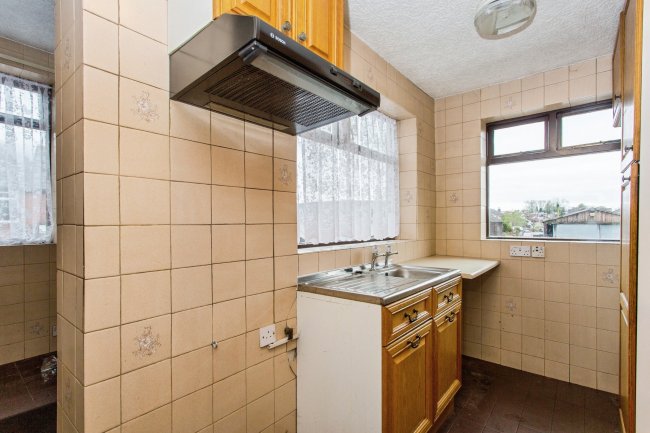 10 Walnut Avenue, Wigan WN1 3XE 9