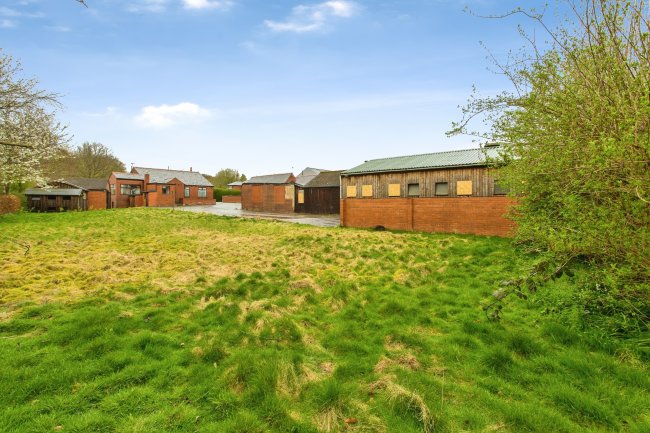 10 Walnut Avenue, Wigan WN1 3XE 9