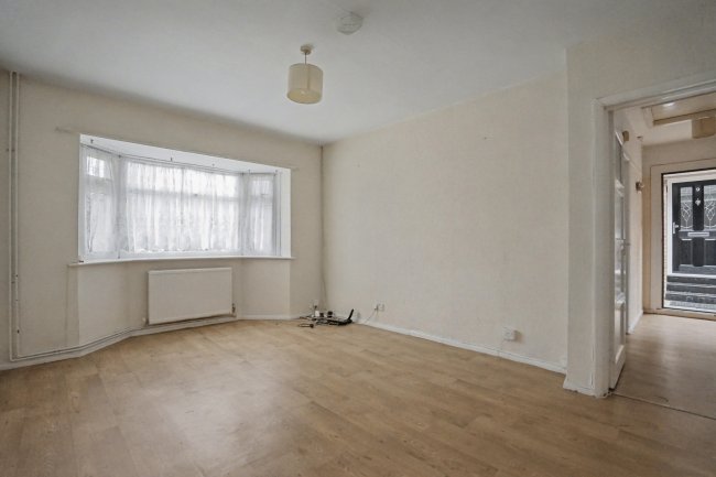 8 Sevenoaks Close, Bexleyheath, Kent, DA7 6AL 3