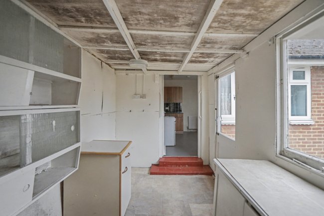 8 Sevenoaks Close, Bexleyheath, Kent, DA7 6AL 3