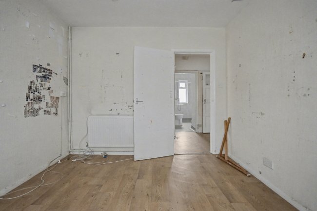 8 Sevenoaks Close, Bexleyheath, Kent, DA7 6AL 3