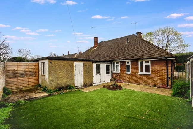 8 Sevenoaks Close, Bexleyheath, Kent, DA7 6AL 3