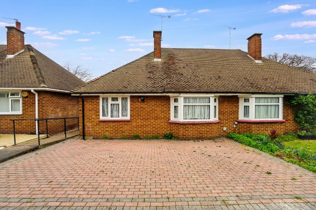8 Sevenoaks Close, Bexleyheath, Kent, DA7 6AL 3