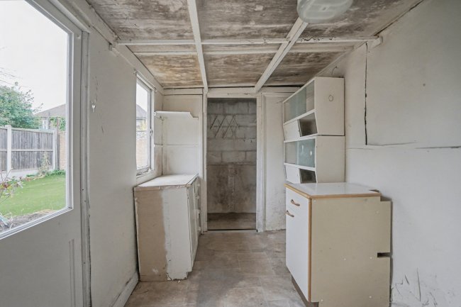 8 Sevenoaks Close, Bexleyheath, Kent, DA7 6AL 3