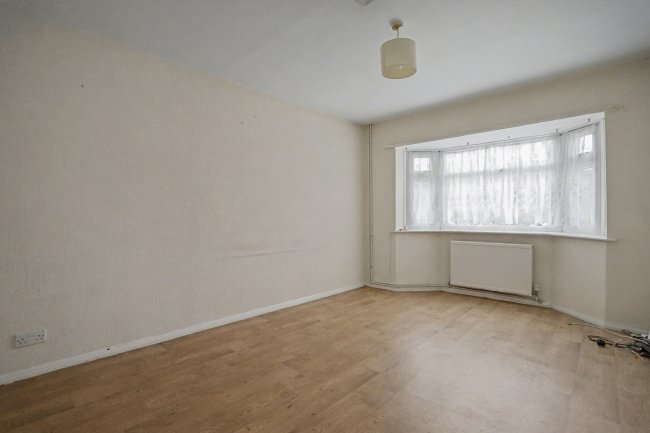 8 Sevenoaks Close, Bexleyheath, Kent, DA7 6AL 3