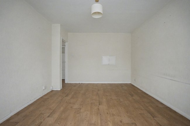 8 Sevenoaks Close, Bexleyheath, Kent, DA7 6AL 3