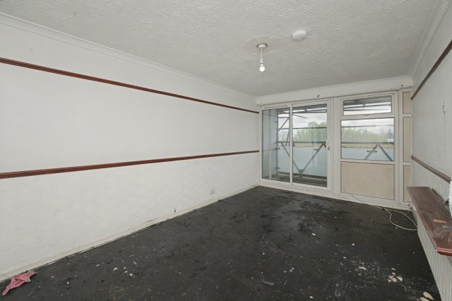 43 Anglesey House, Lindfield Street, Poplar, London E14 6HS 4