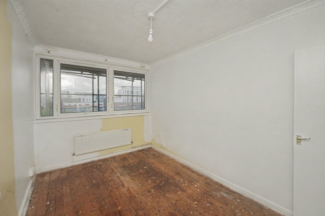 43 Anglesey House, Lindfield Street, Poplar, London E14 6HS 4