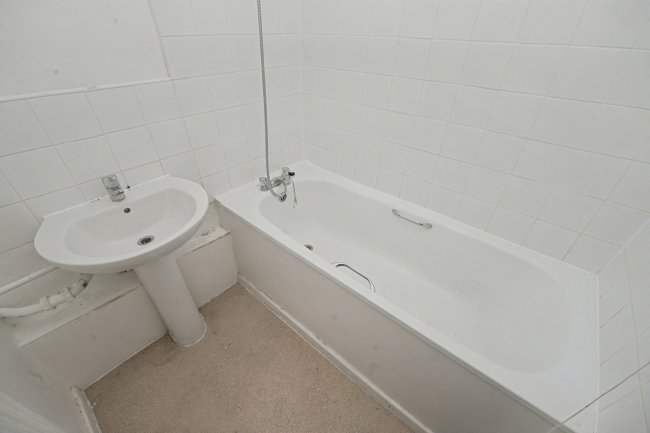 43 Anglesey House, Lindfield Street, Poplar, London E14 6HS 4