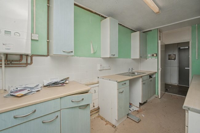 43 Anglesey House, Lindfield Street, Poplar, London E14 6HS 4