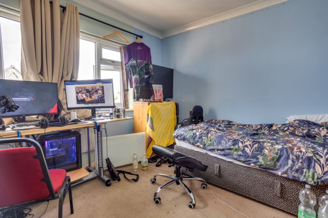 Flat 184 London Road, East Grinstead, East Sussex, RH19 1EY 4