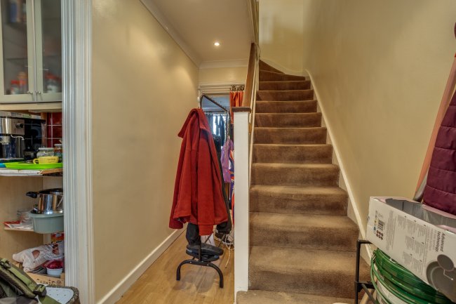 Flat 184 London Road, East Grinstead, East Sussex, RH19 1EY 4