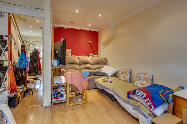 Flat 184 London Road, East Grinstead, East Sussex, RH19 1EY 4