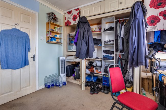 Flat 184 London Road, East Grinstead, East Sussex, RH19 1EY 4