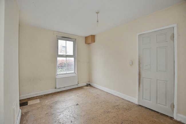 4 West Street, Erith, DA8 1AE 3