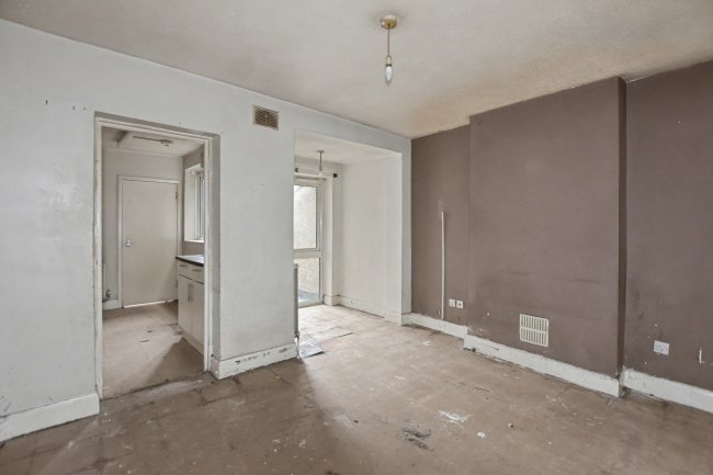 4 West Street, Erith, DA8 1AE 3