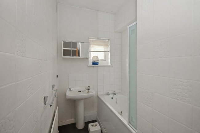 76 Hollyhedge Lane, Walsall, West Midlands, WS2 8PZ 10