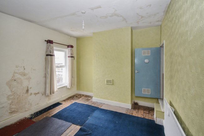 76 Hollyhedge Lane, Walsall, West Midlands, WS2 8PZ 10