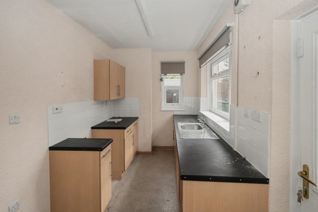 76 Hollyhedge Lane, Walsall, West Midlands, WS2 8PZ 10