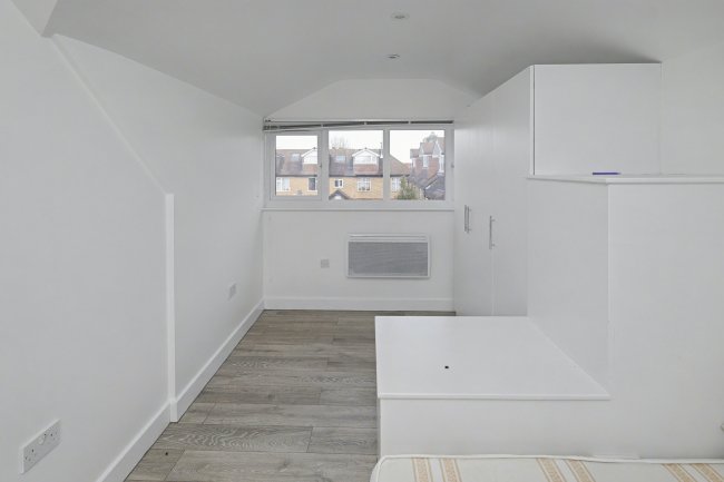 3A Avon Court, Braund Avenue, Greenford, London, UB6 9JH 10
