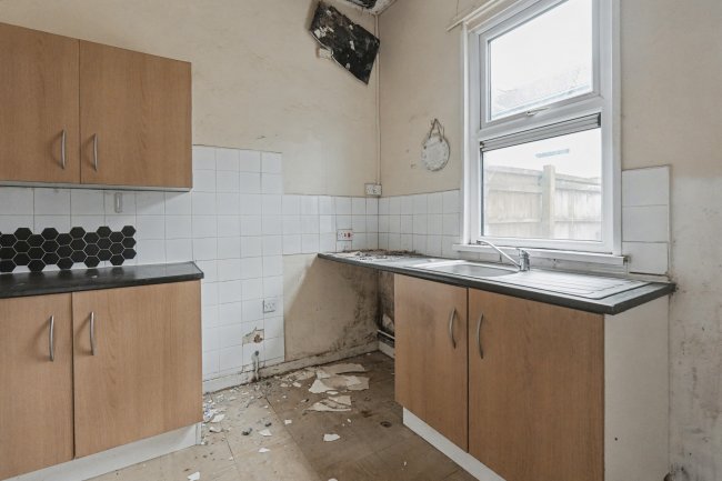 Flats 1 & 2, 69 Salisbury Road, Liverpool, L15 1HW 6