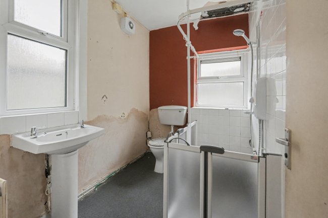 Flats 1 & 2, 69 Salisbury Road, Liverpool, L15 1HW 6