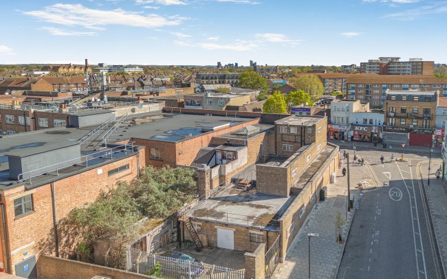 384 Green Street, Upton Park, London E13 9AP 8