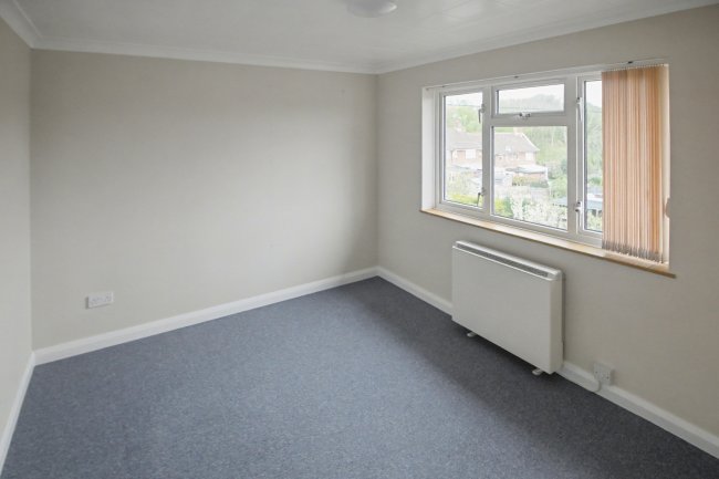 7 Hornbeam, Burwash, Etchingham, TN19 7BT 8