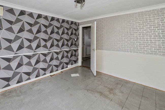 Flat 49, Peregrine Drive, Sittingbourne, ME10 4TZ 8