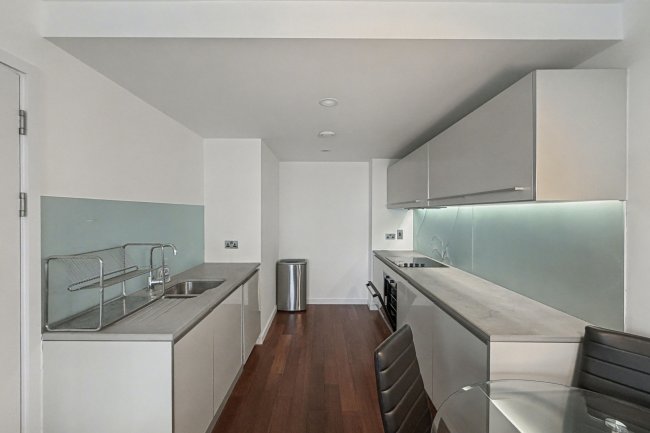 Apartment 2606, Beetham Tower, 301 Deansgate, Manchester, Greater Manchester, M3 4LT 6