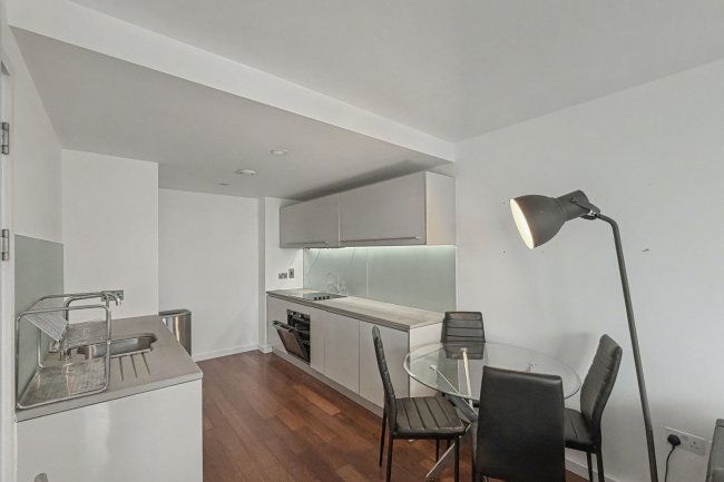 Apartment 2606, Beetham Tower, 301 Deansgate, Manchester, Greater Manchester, M3 4LT 6