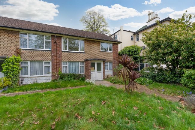 2 Ravenswood Gardens, Isleworth TW7 4JG 7