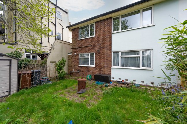 2 Ravenswood Gardens, Isleworth TW7 4JG 7