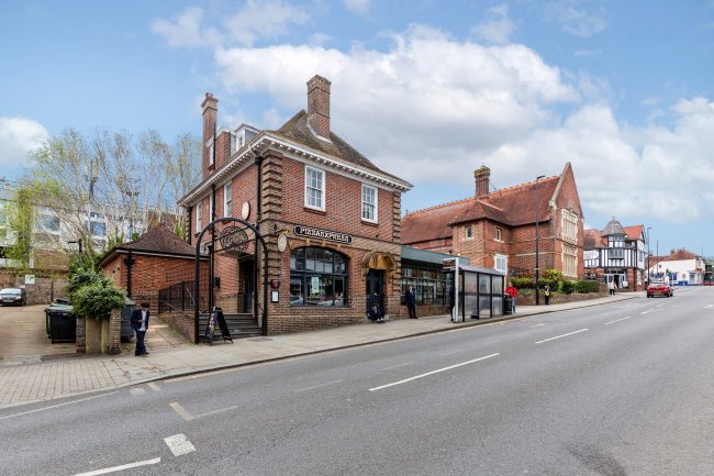 77 High Street, Uckfield TN22 1AP 9